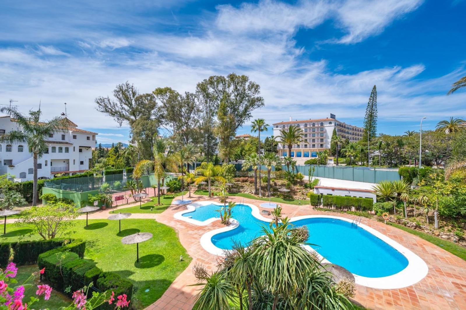 1 Bedroom Apartment, With Sea Views, In Medina Garden - Puerto Banus Marbella Eksteriør billede